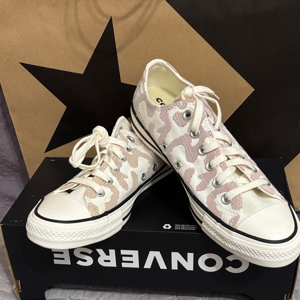 MWOT Converse Women's Athletic Shoes